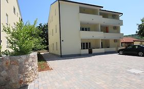 Apartments Saramandic